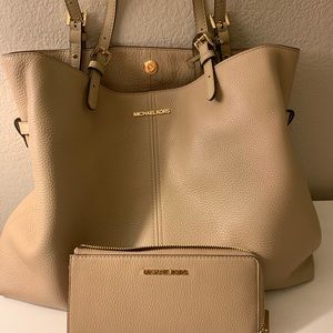 Micheal Kors set